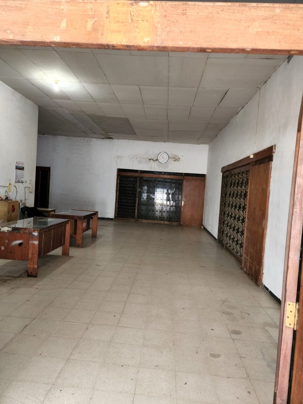 Dijual Rumah Hitung Tanah di Jl Sam Ratulangi Surabaya Pusat