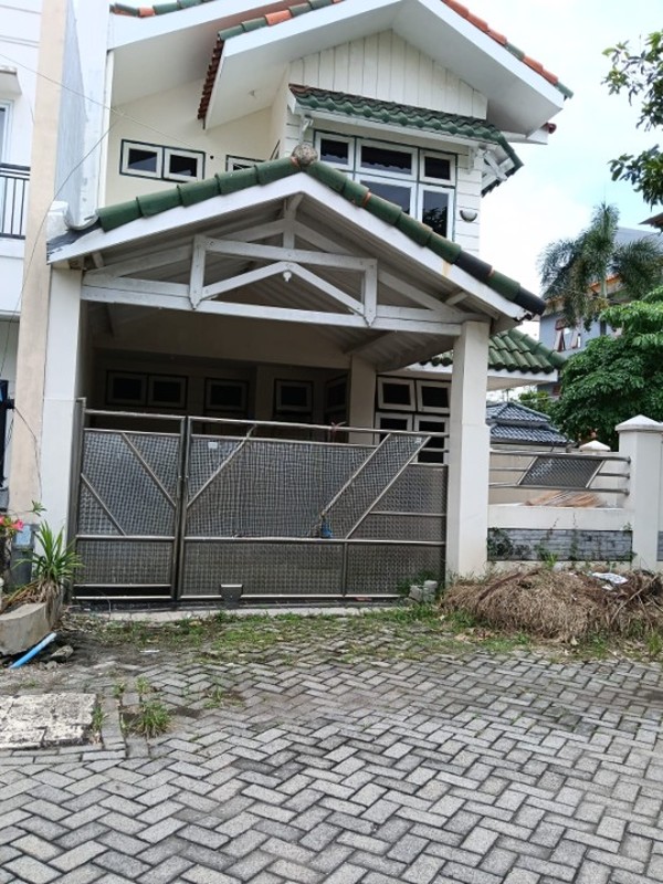 Disewakan Rumah 2 lantai di Graha Indah Surabaya