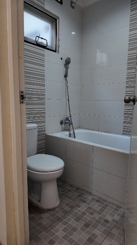 Rumah 2 Lantai Siap Huni Puri Surya Jaya Cluster New Vancouver SHM