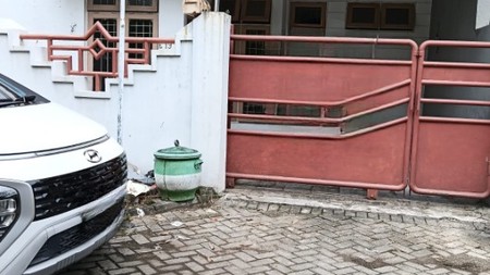 Disewakan Rumah 2 lantai di Graha Indah Surabaya