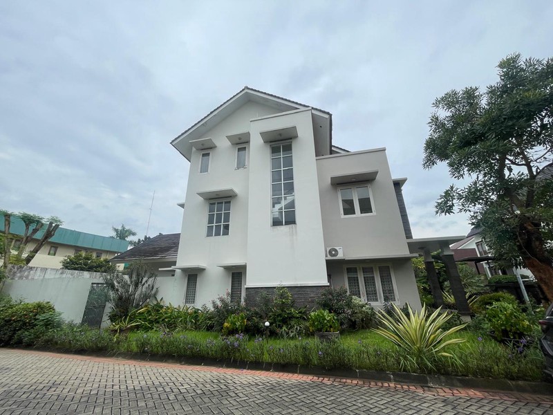 DIJUAL RUMAH perumahan exclusive di lebak Bulus
