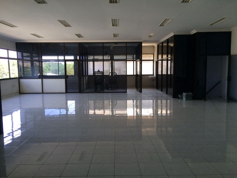 Dijual 3795 m2 Gudang Margomulyo Permai Surabaya Akses Truk Kontainer dekat Kalianak,Greges, Tandes, Akses Tol -Kantor 2 Lantai - Parkiran Luas - Surat SHM - Bebas Banjir