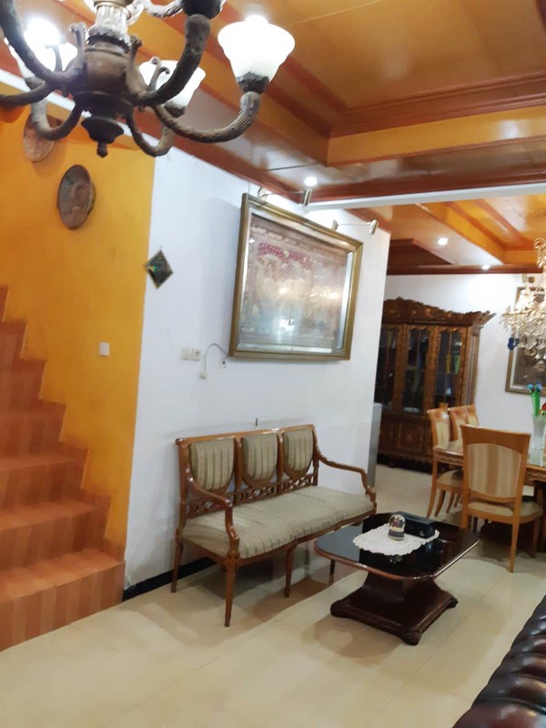 Rumah Lama 2 Lantai. Harga Terjangkau. Di Japos Graha Lestari, Jurang Mangu, Pondok Aren.