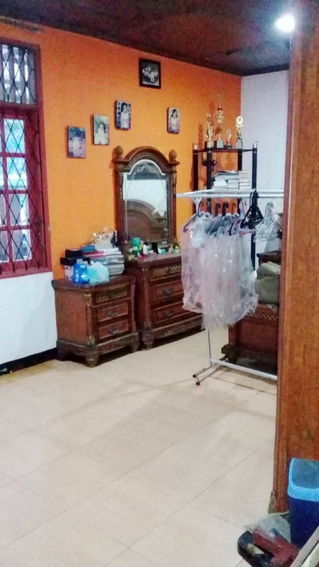 Rumah Lama 2 Lantai. Harga Terjangkau. Di Japos Graha Lestari, Jurang Mangu, Pondok Aren.