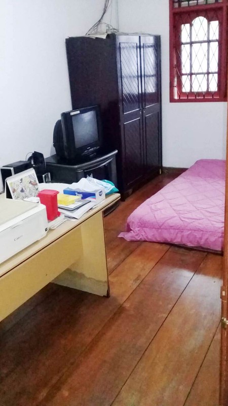 Rumah Lama 2 Lantai. Harga Terjangkau. Di Japos Graha Lestari, Jurang Mangu, Pondok Aren.