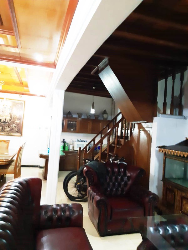 Rumah Lama 2 Lantai. Harga Terjangkau. Di Japos Graha Lestari, Jurang Mangu, Pondok Aren.