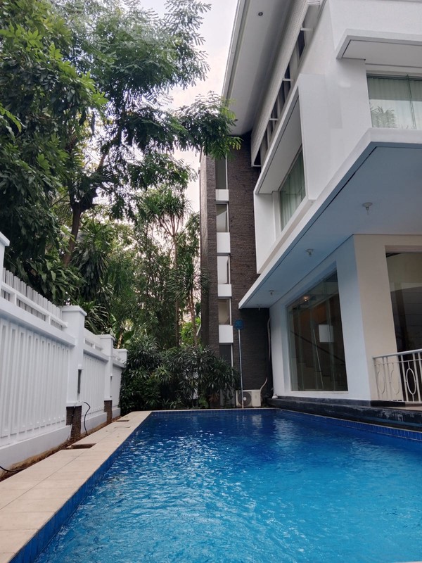 Disewa Beautiful house in pondok indah