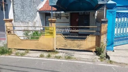 Jual Rumah yang berlokasi di JL. Bungurasih Dalam, Sidoarjo, Jawa Timur.