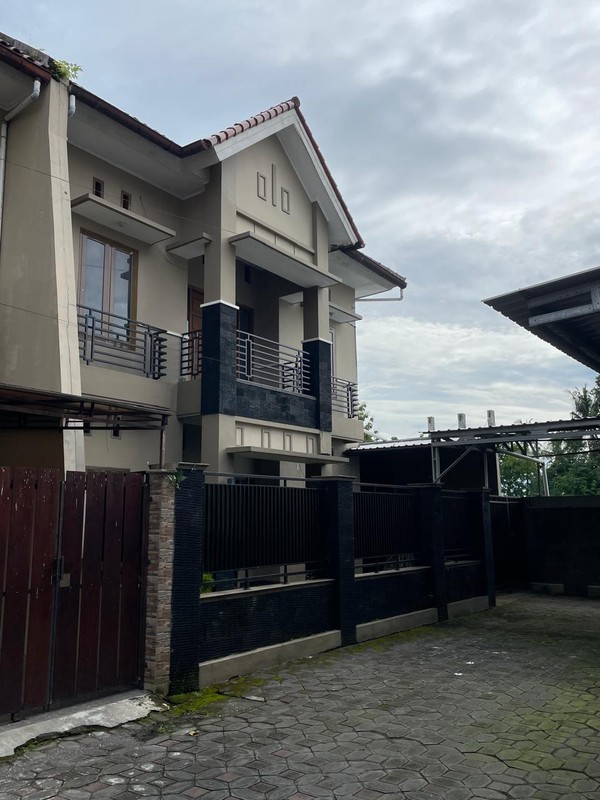 Rumah 2 Lantai Strategis di Sariharjo Sleman Dekat Pusat Bisnis & Kuliner