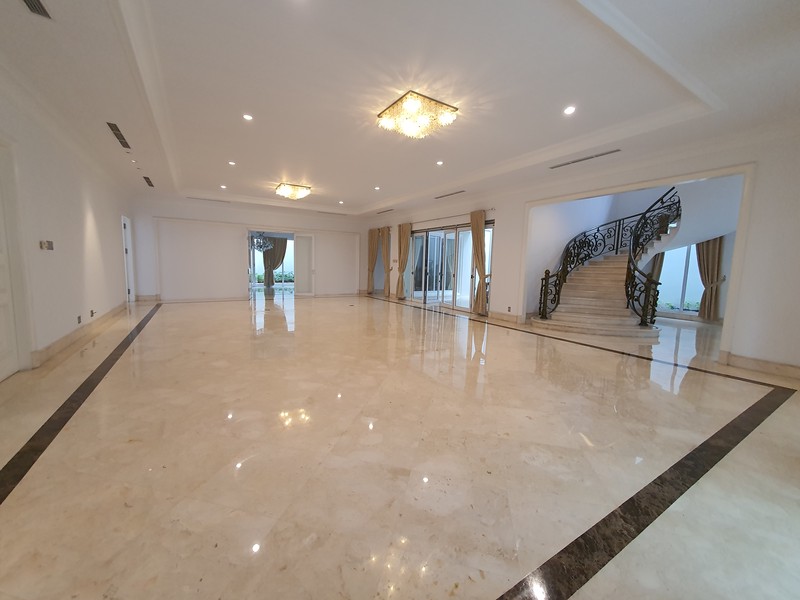 for rent Bright and Luxurious House in Senopati