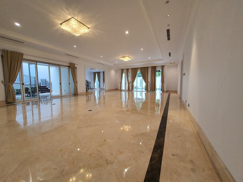 for rent Bright and Luxurious House in Senopati