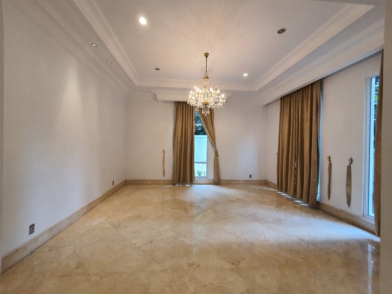 for rent Bright and Luxurious House in Senopati