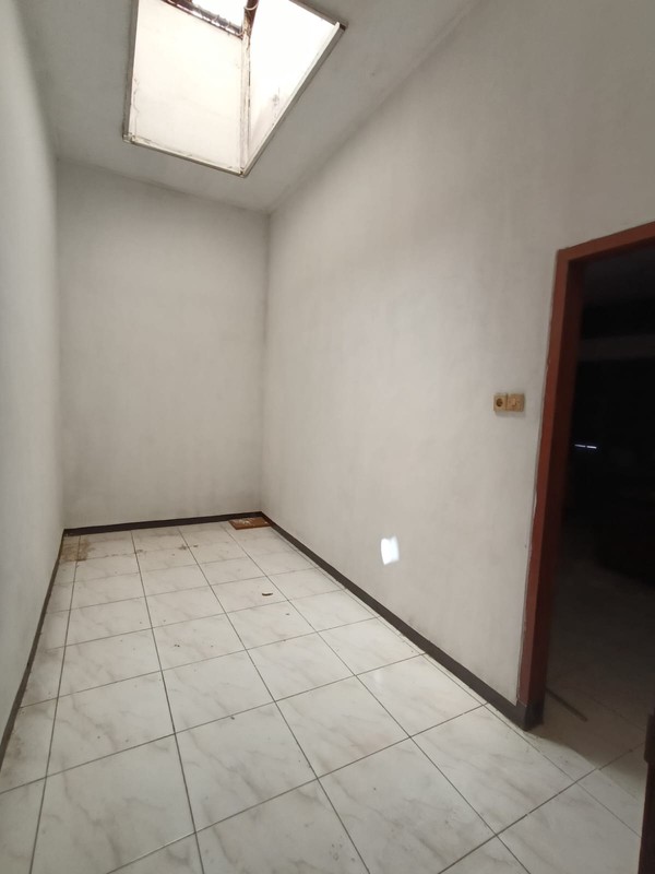 Dijual Rumah Hunian Nyaman Luas Siap Huni di Prapanca Pusat Kota Surabaya