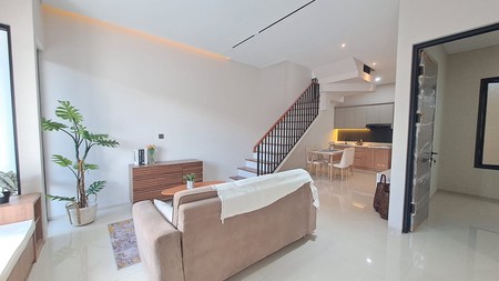 Rumah di Nusa Loka BSD City akses mudah ke Vireya Tanakayu Ciater