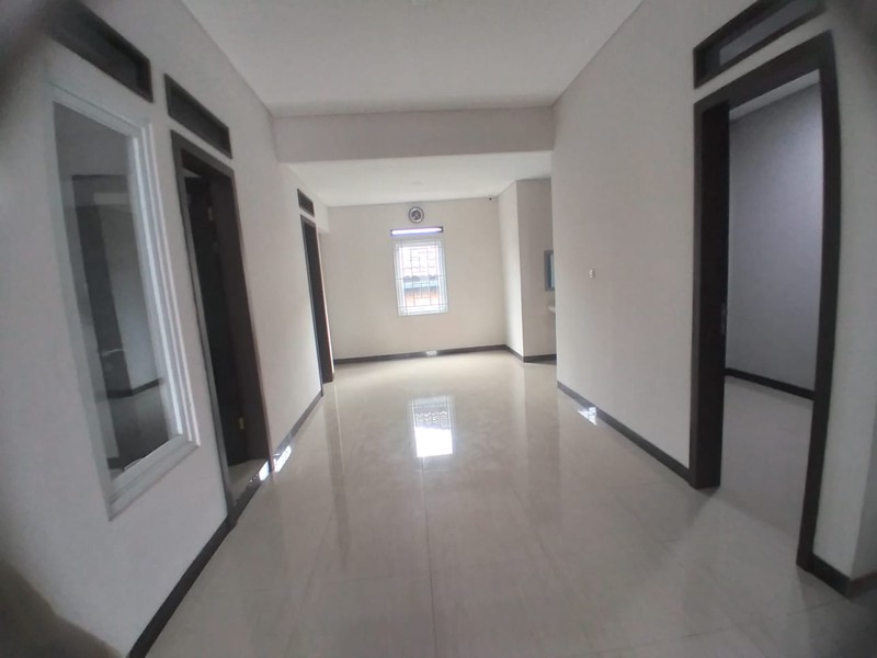 Rumah 2 Lantai di Riung Bandung Cocok Untuk Keluarga Besar