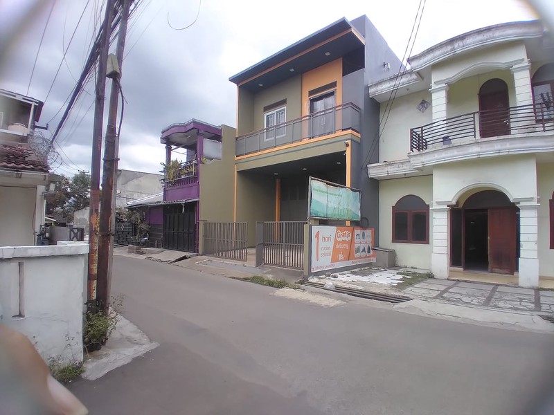 Lokasi Strategis Rumah Kantor 2,5 Lantai di Riung Bandung 