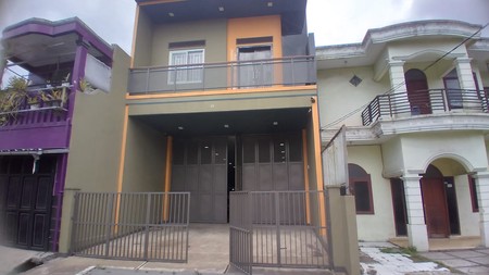Lokasi Strategis Rumah Kantor 2,5 Lantai di Riung Bandung 