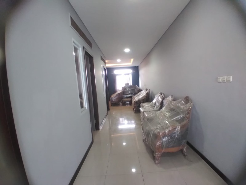 Lokasi Strategis Rumah Kantor 2,5 Lantai di Riung Bandung 