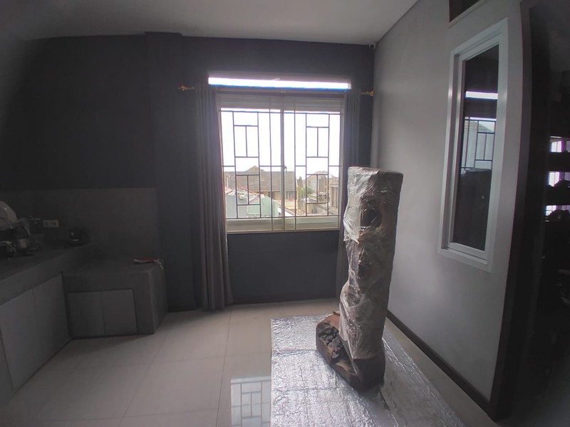 Lokasi Strategis Rumah Kantor 2,5 Lantai di Riung Bandung 