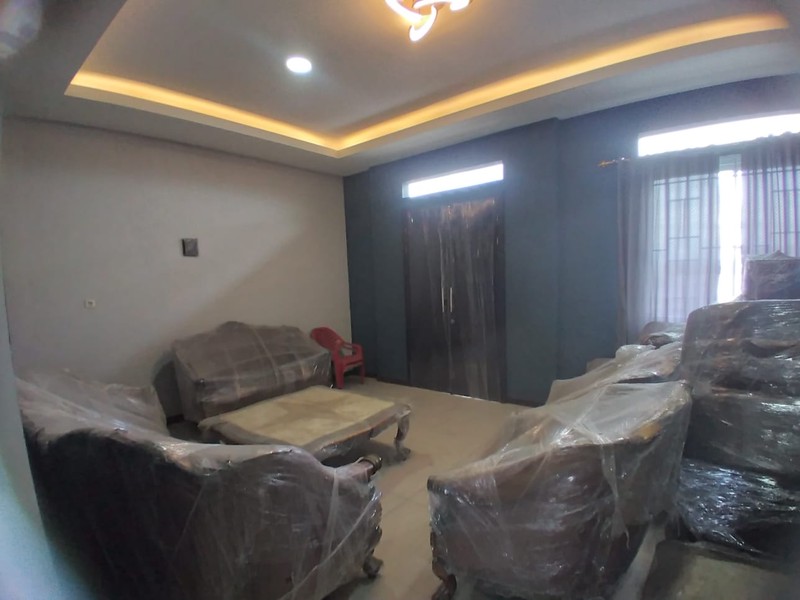 Lokasi Strategis Rumah Kantor 2,5 Lantai di Riung Bandung 