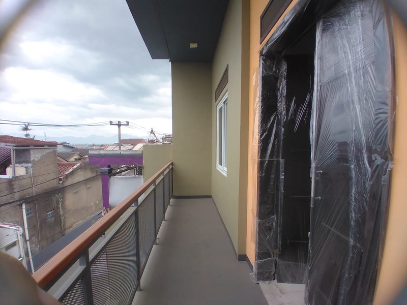 Lokasi Strategis Rumah Kantor 2,5 Lantai di Riung Bandung 