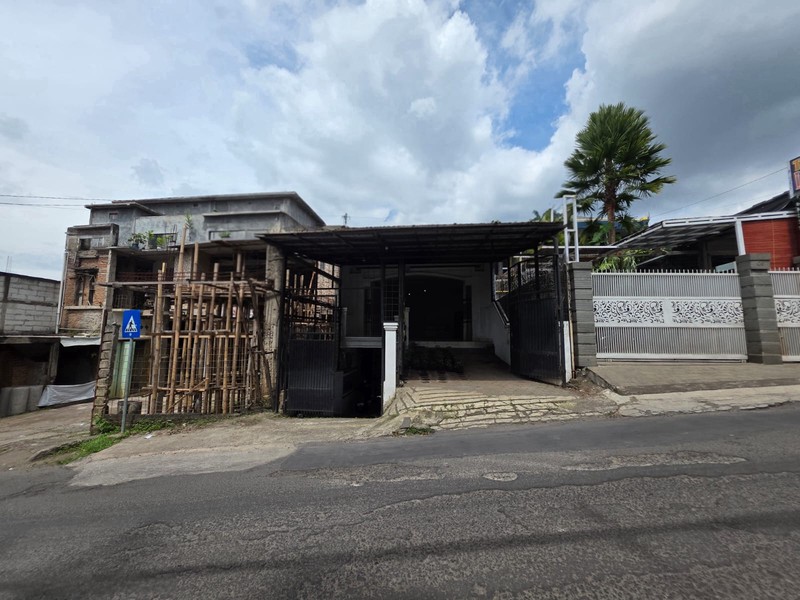 Rumah di Villa Bandung Indah Dekat Tol Cileunyi Bandung