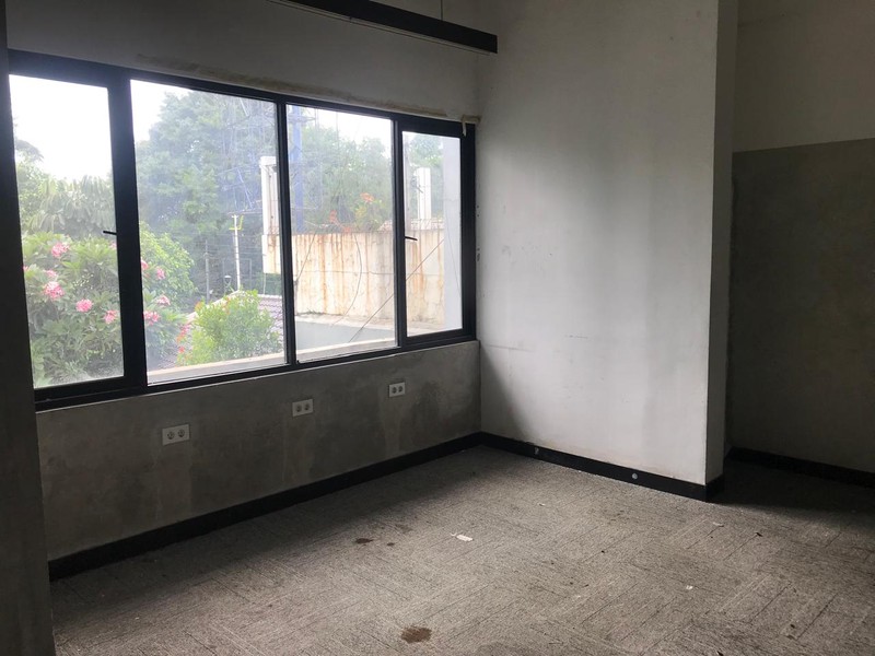 DIJUAL Gedung Perkantoran 4 Lantai di Jl. Dr Saharjo Manggarai Selatan Tebet Jakarta Selatan