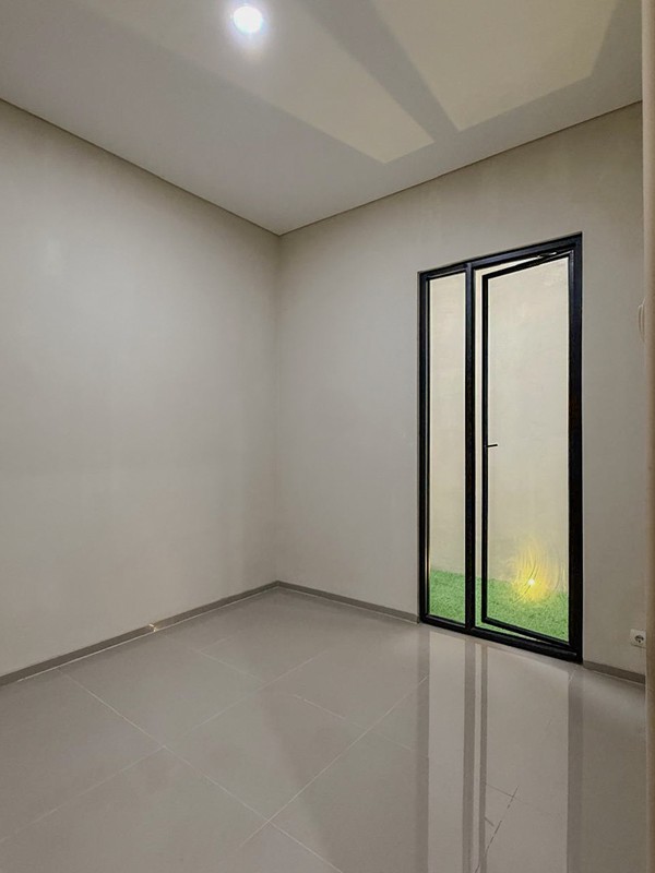 Rumah di Nusa Loka BSD City akses mudah ke Ciater Vireya Tanakayu 