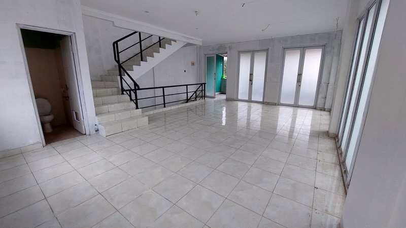 Ruko 3 lantai hook di Jungle Land Avenue, Sentul City, disewakan siap usaha cafe, restoran, kantor, strategis di tepi jalan utama