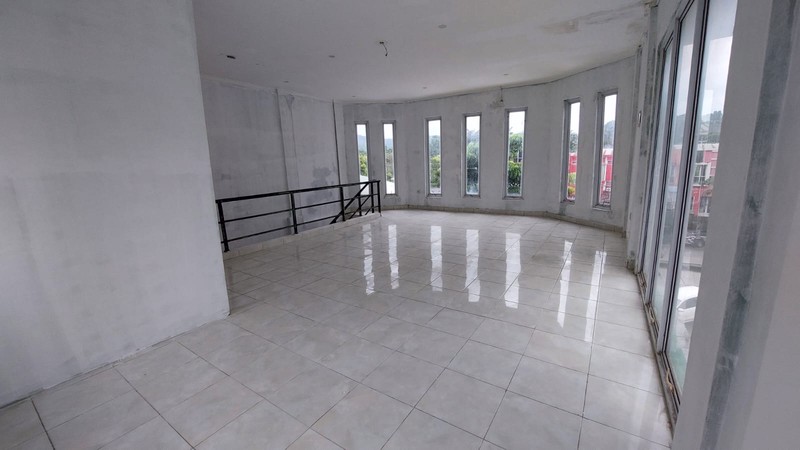 Ruko 3 lantai hook di Jungle Land Avenue, Sentul City, disewakan siap usaha cafe, restoran, kantor, strategis di tepi jalan utama