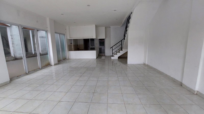 Ruko 3 lantai hook di Jungle Land Avenue, Sentul City, disewakan siap usaha cafe, restoran, kantor, strategis di tepi jalan utama
