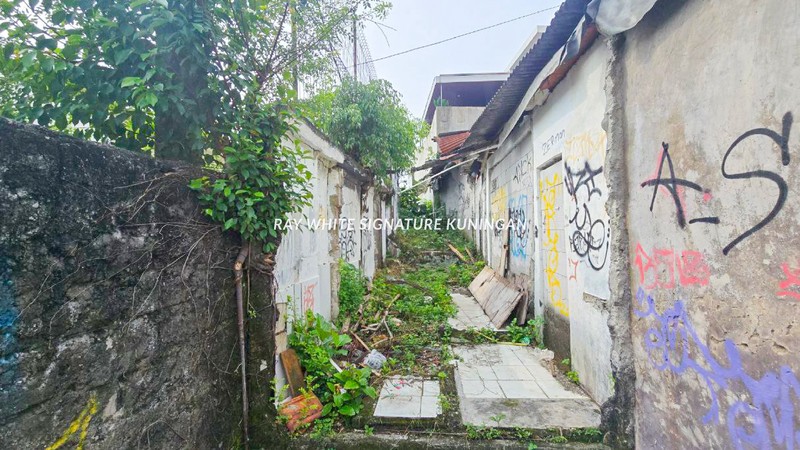 Rumah Tua Hitung Tanah Di Saraswati Buntu Kebayoran Baru 