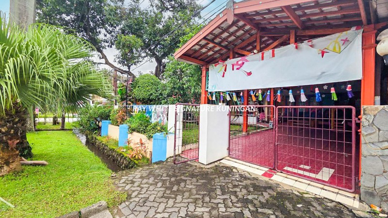 Tanah dan Bangunan di Jl Kemang Pratama Raya Bekasi