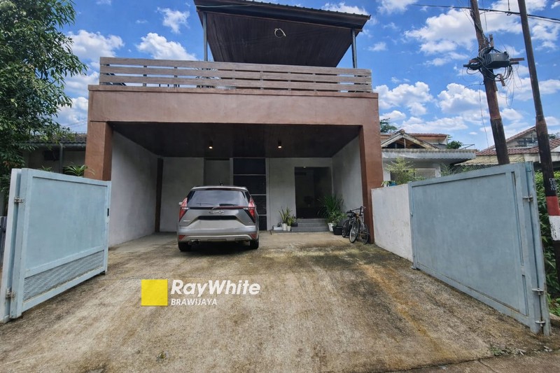 Rumah di Megapolitan Cinere Estate, Siap Huni, 10 menit ke Tol Desari