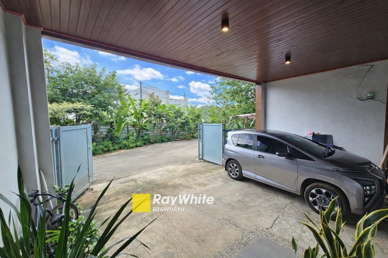 Rumah di Megapolitan Cinere Estate, Siap Huni, 10 menit ke Tol Desari