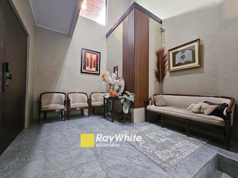 Rumah di Megapolitan Cinere Estate, Siap Huni, 10 menit ke Tol Desari