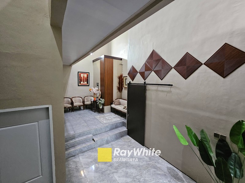 Rumah di Megapolitan Cinere Estate, Siap Huni, 10 menit ke Tol Desari