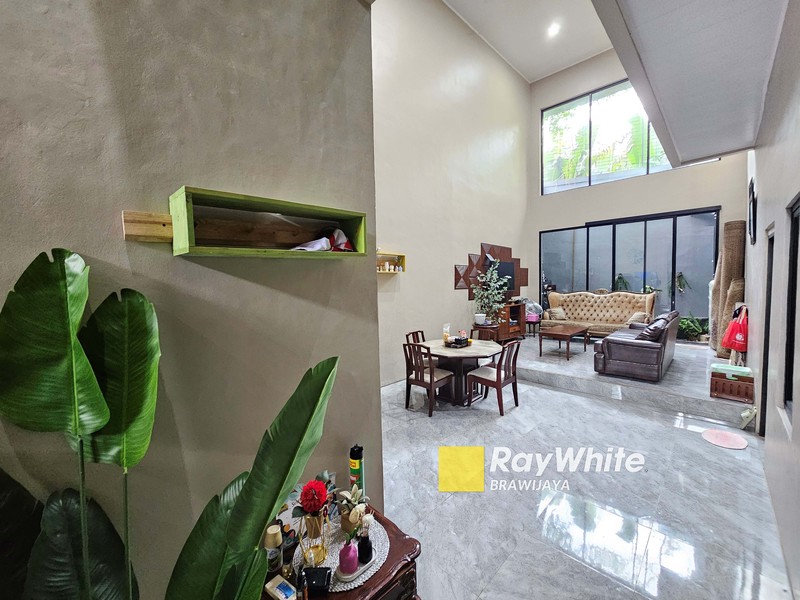 Rumah di Megapolitan Cinere Estate, Siap Huni, 10 menit ke Tol Desari