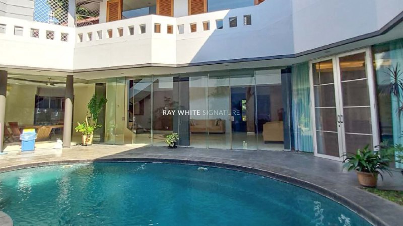 Rumah Lama Siap Huni di Jl Wijaya 3 Lokasi Prime