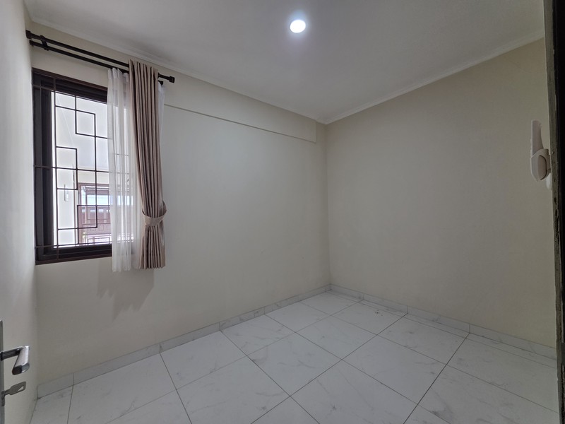 Rumah Bagus Bersih dan Rapi, Siap Huni Asri di Puri Bintaro, Sektor 9