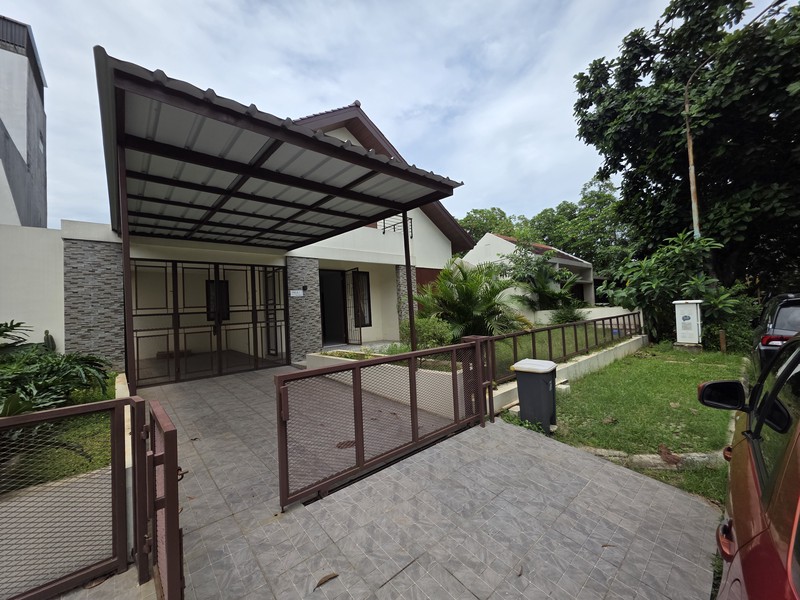 Rumah Bagus Bersih dan Rapi, Siap Huni Asri di Puri Bintaro, Sektor 9