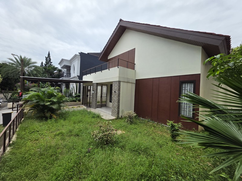 Rumah Bagus Bersih dan Rapi, Siap Huni Asri di Puri Bintaro, Sektor 9