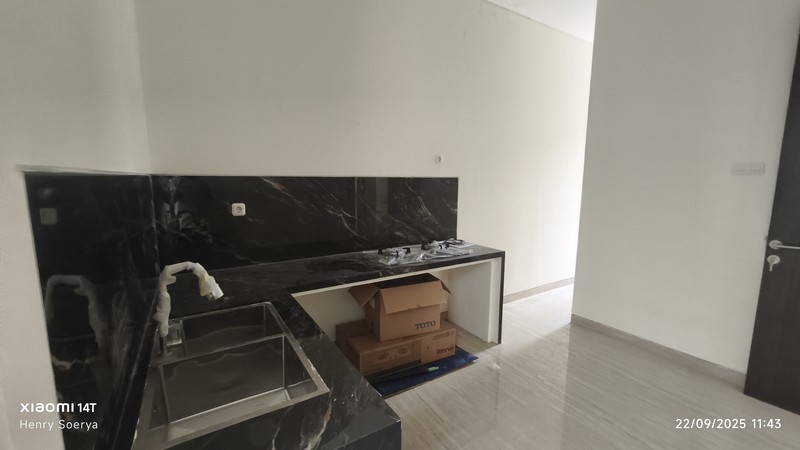 1861. Dijual Rumah Baru International Village Citraland Utama Surabaya Barat 