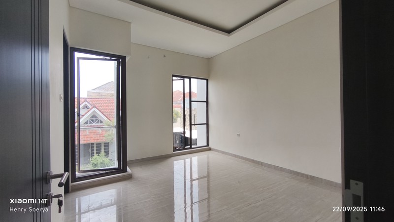 1861. Dijual Rumah Baru International Village Citraland Utama Surabaya Barat 