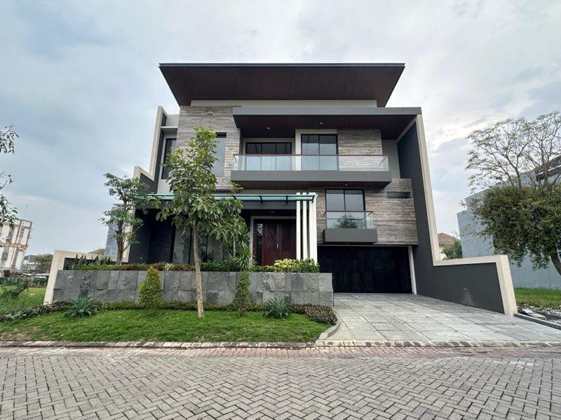 Dijual rumah Pakuwon indah Surabaya barat