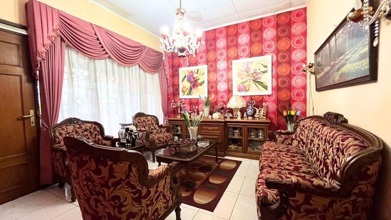 Rumah Asri dan Tenang Di Perumahan Kembar Mas Bandung