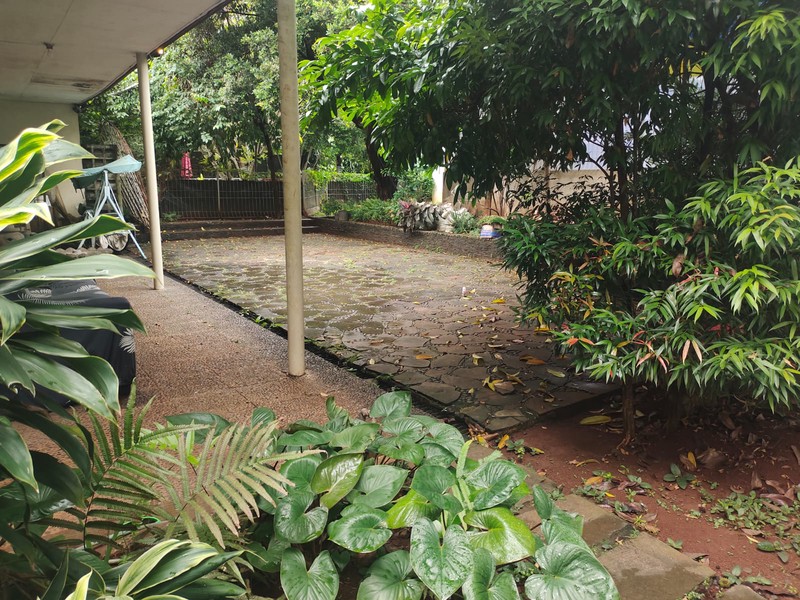 Dijual Cepat Hanya dihitung Tanah Harga Miring dari NJOP, ada Bangunan Rumah & Lokasi Strategis 