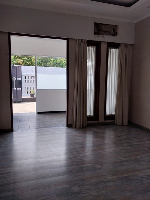 Disewakan Cepat  Rumah Bagus &  Lokasi Strategis 