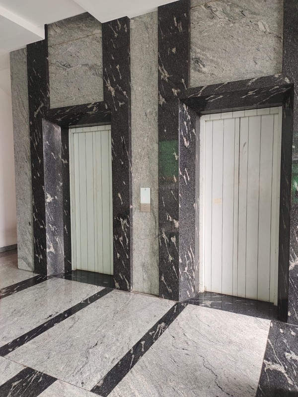 Dijual Cepat Office Building Baru Bagus &  Lokasi Strategis 