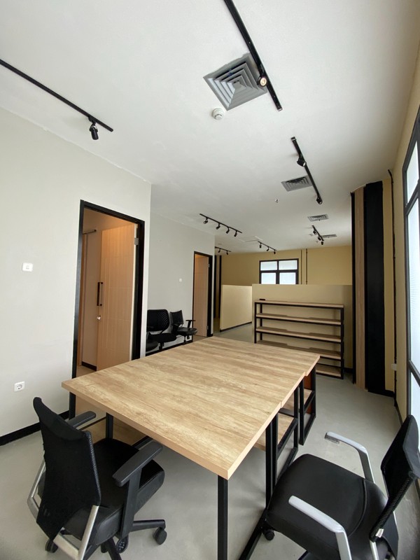 Lebak Bulus Gedung 5 Lantai Luas 1172 + Rooftop selangkah ke MRT